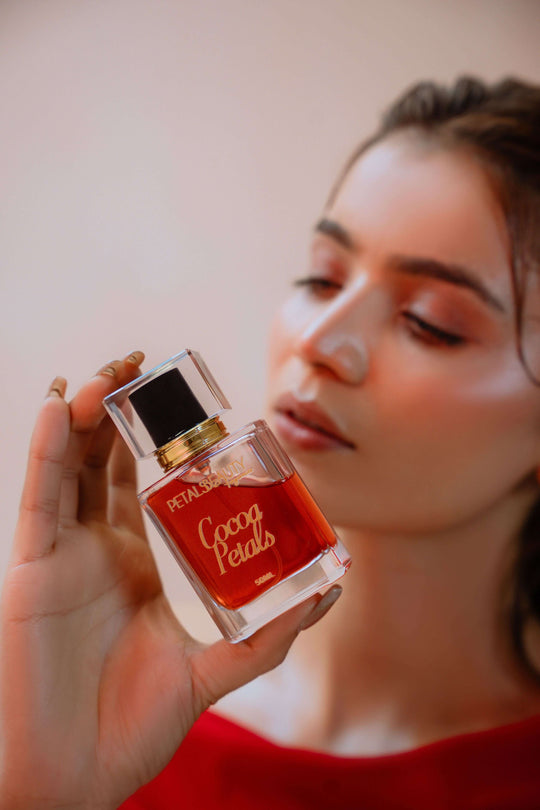 Cocoa Petals perfume notes: vanilla, coconut, caramel, musk and sandalwood