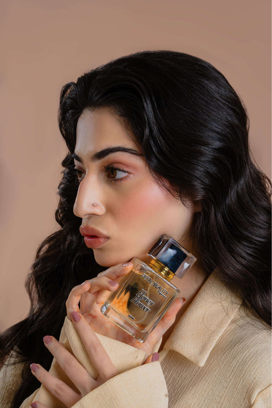 Honey Flower perfume notes: citrus, jasmine, iris, patchouli and vanilla